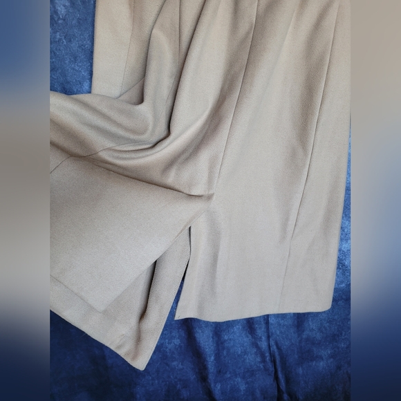 Le Chateau Camel Coat - Picture 12 of 12